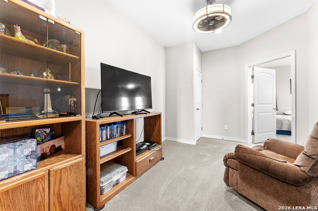 Listing photo id 11 for 561 Barth  