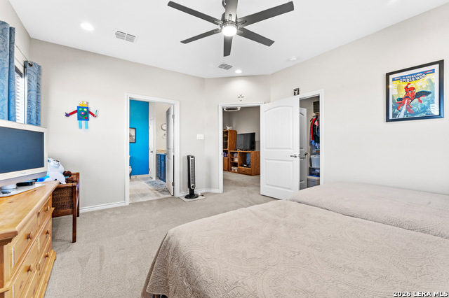 Listing photo id 12 for 561 Barth  