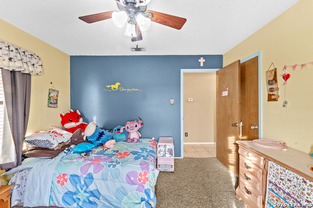 Listing photo id 21 for 561 Barth  