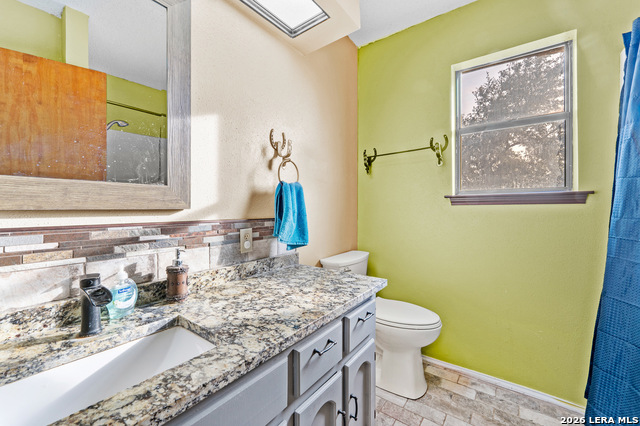 Listing photo id 23 for 561 Barth  