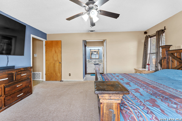 Listing photo id 27 for 561 Barth  