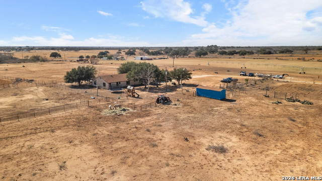 Listing photo id 44 for 561 Barth  