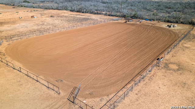 Listing photo id 46 for 561 Barth  