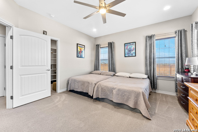 Listing photo id 7 for 561 Barth  