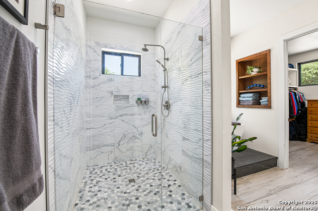 Image 22 of 71 For 690 Kings Point