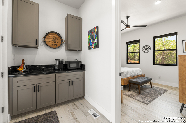 Image 34 of 71 For 690 Kings Point