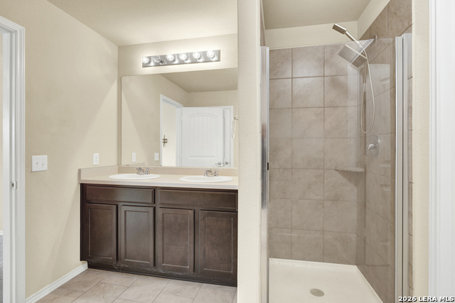 Image 22 of 33 For 11514 Tiger Woods