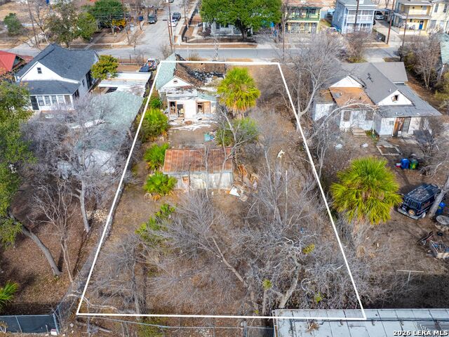 Image 2 of 6 For 724 W Poplar