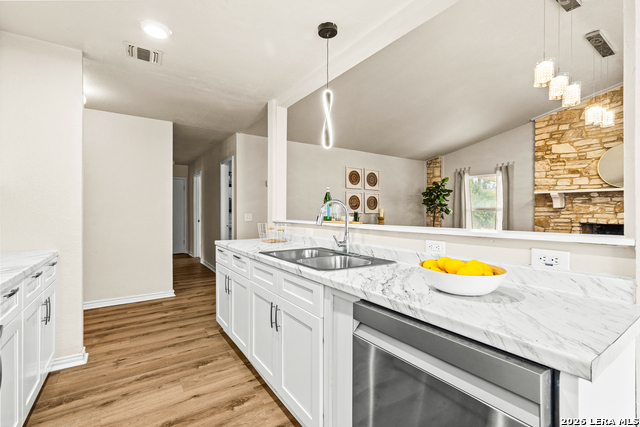 Image 10 of 27 For 7410 Oak Marsh