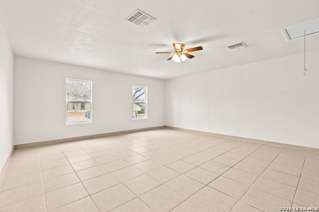 Image 20 of 27 For 7410 Oak Marsh