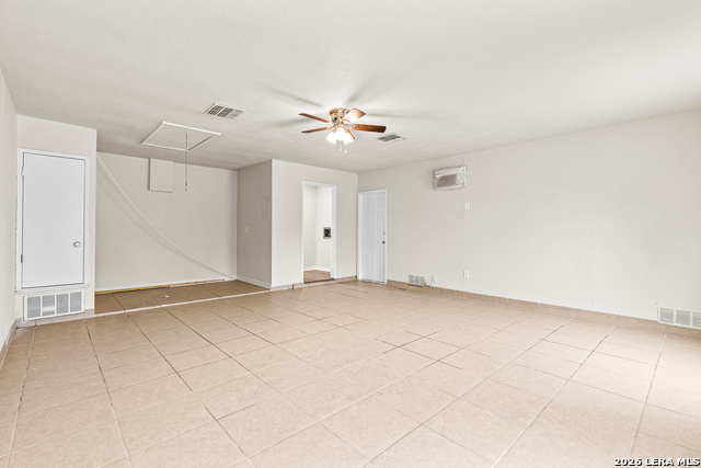 Image 21 of 27 For 7410 Oak Marsh