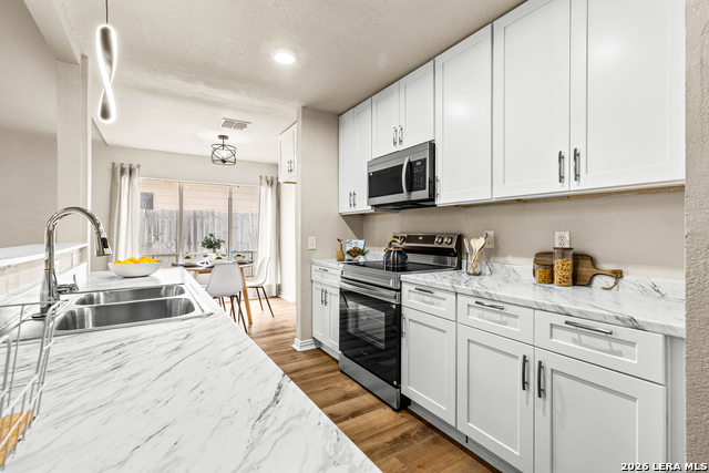 Image 8 of 27 For 7410 Oak Marsh