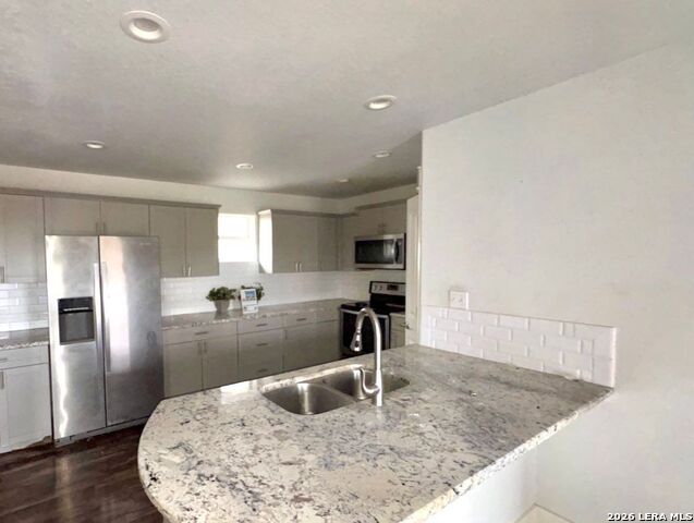 Image 5 of 21 For 519 Enchanted River Dr