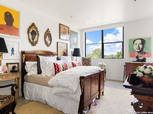 Image 23 of 39 For 114 Camp Street  107