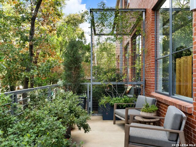 Image 31 of 39 For 114 Camp Street  107