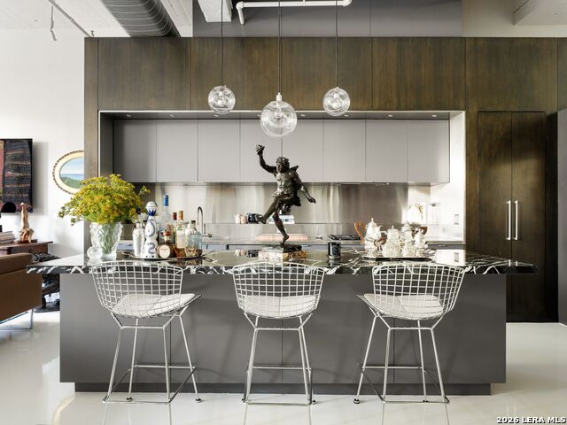 Image 5 of 39 For 114 Camp Street  107