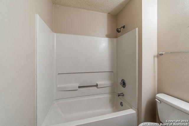 Image 15 of 36 For 8422 Parry  