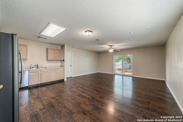 Image 16 of 36 For 8422 Parry  