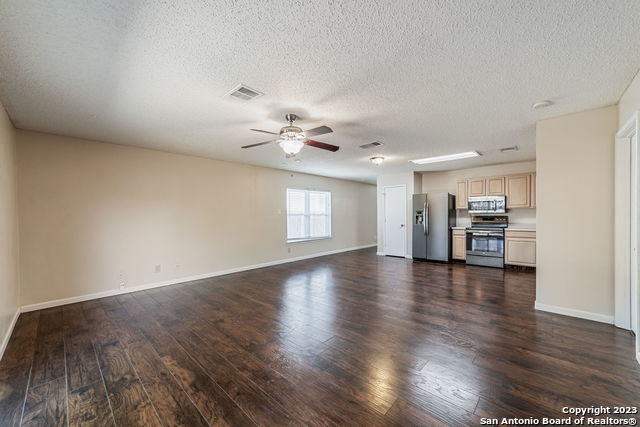 Image 18 of 36 For 8422 Parry  