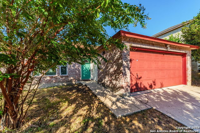 Image 28 of 36 For 8422 Parry  