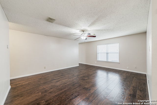 Image 3 of 36 For 8422 Parry  