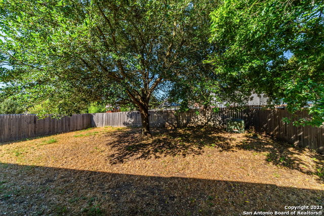 Image 30 of 36 For 8422 Parry  