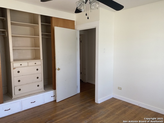 Image 10 of 22 For 933 Beck St  