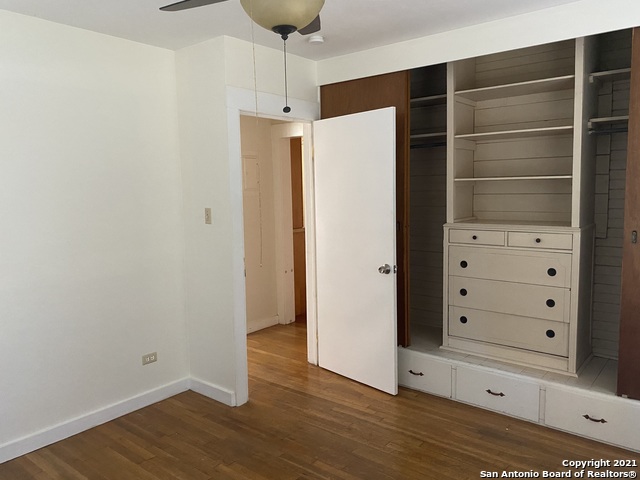 Image 12 of 22 For 933 Beck St  