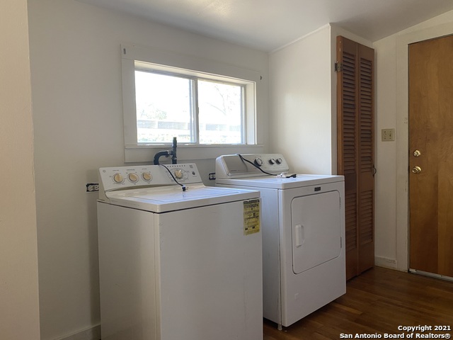 Image 19 of 22 For 933 Beck St  