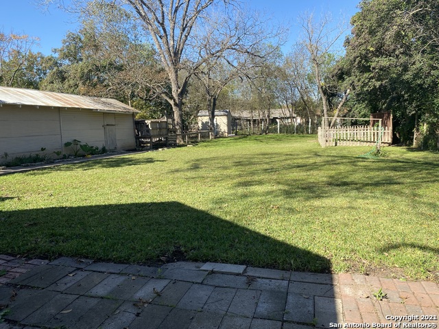 Image 22 of 22 For 933 Beck St  