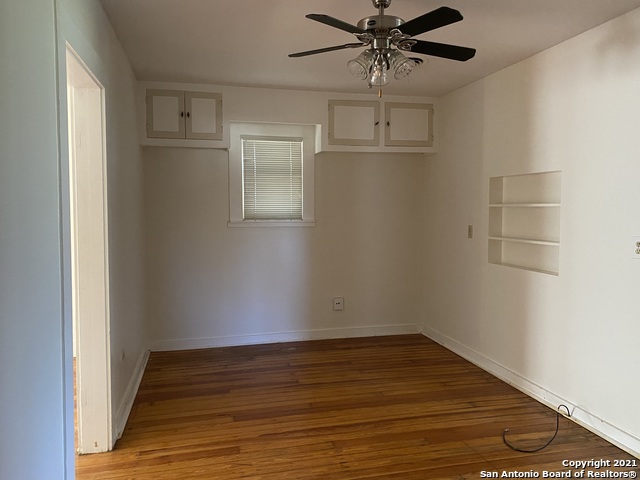 Image 5 of 22 For 933 Beck St  