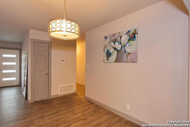 Image 10 of 23 For 7274 Montgomery Dr