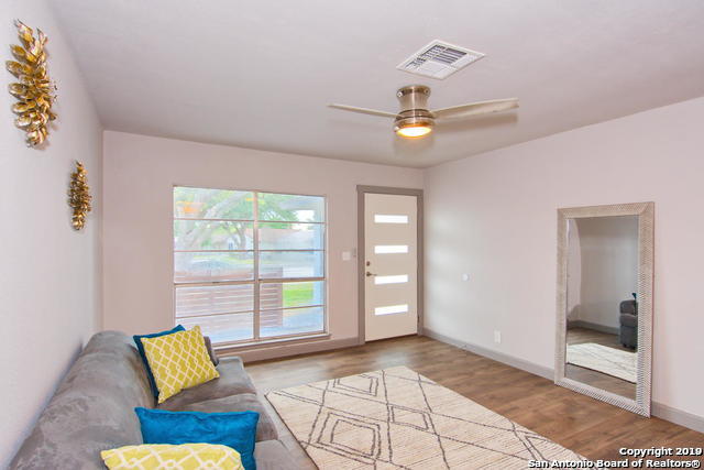 Image 5 of 23 For 7274 Montgomery Dr