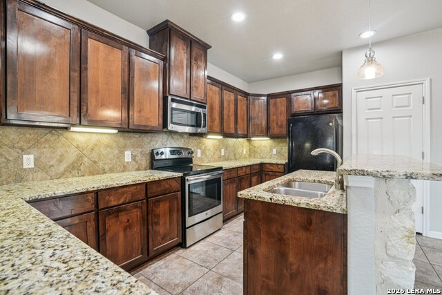 Image 13 of 40 For 6413 Von Rosk