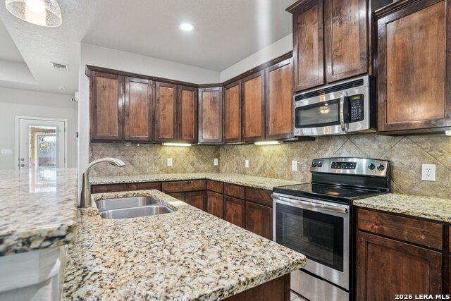 Image 14 of 40 For 6413 Von Rosk