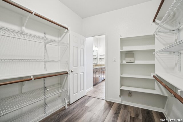 Image 33 of 40 For 6413 Von Rosk