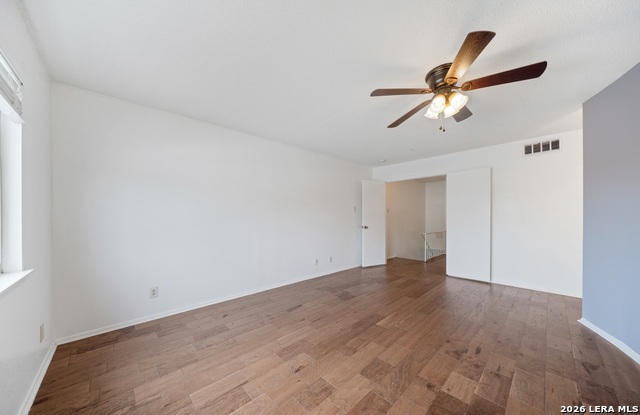 Image 16 of 33 For 10958 Crown Park