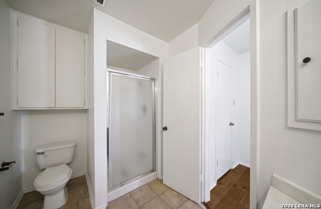 Image 18 of 33 For 10958 Crown Park