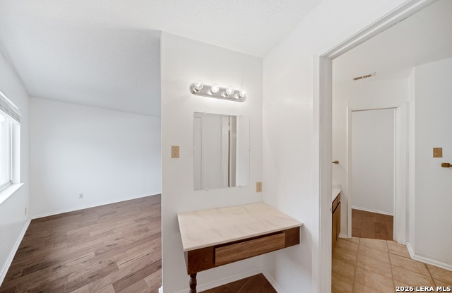 Image 20 of 33 For 10958 Crown Park