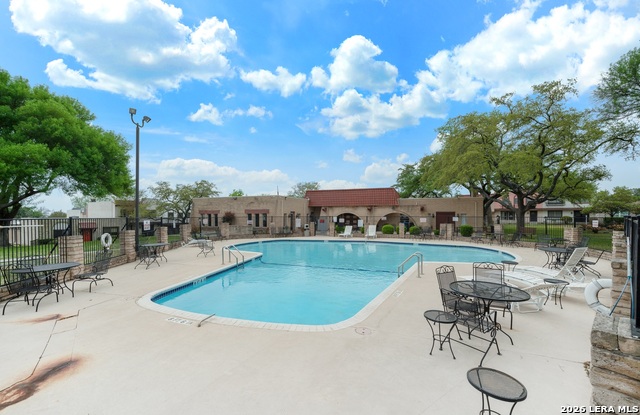 Image 28 of 33 For 10958 Crown Park