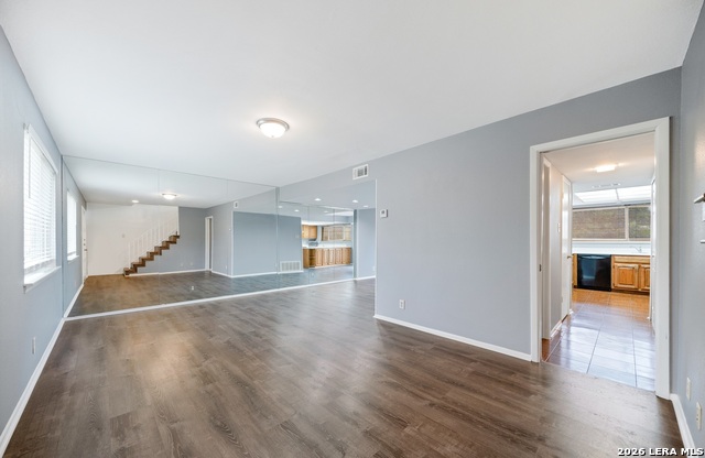 Image 6 of 33 For 10958 Crown Park