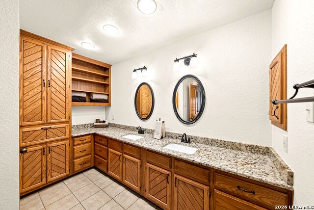 Image 18 of 71 For 14320 La Vernia Rd