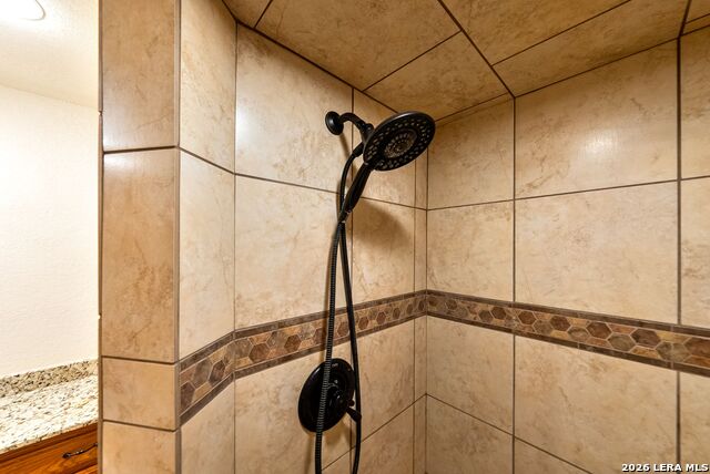 Image 20 of 71 For 14320 La Vernia Rd