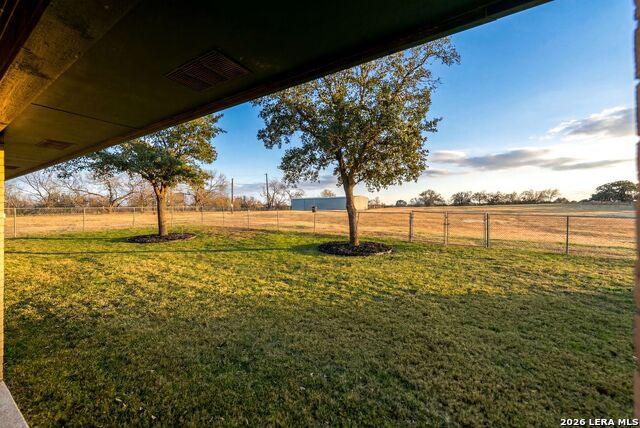 Image 32 of 71 For 14320 La Vernia Rd