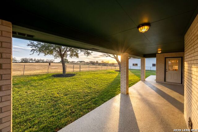 Image 33 of 71 For 14320 La Vernia Rd