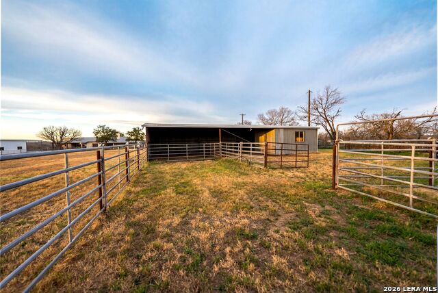 Image 40 of 71 For 14320 La Vernia Rd