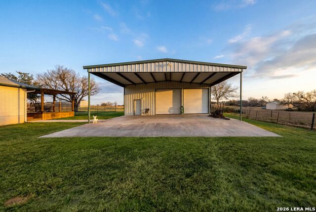 Image 44 of 71 For 14320 La Vernia Rd