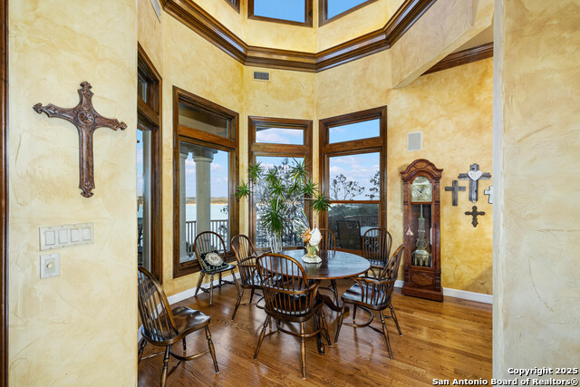 Image 12 of 40 For 985 Janet  