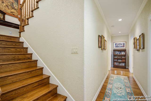 Image 22 of 40 For 985 Janet  