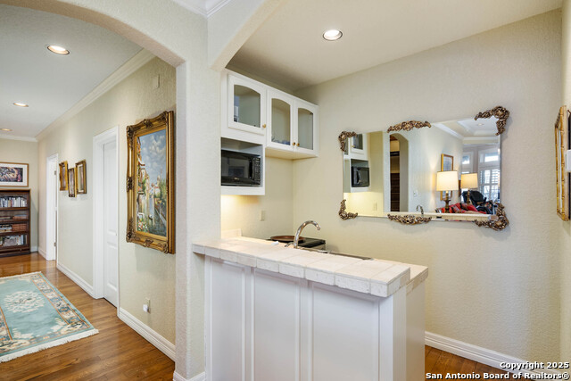 Image 23 of 40 For 985 Janet  